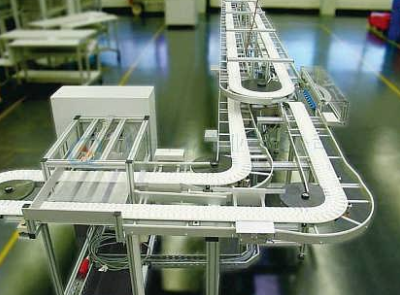 工業(yè)皮帶輸送機(jī)都有哪些優(yōu)勢(shì)？