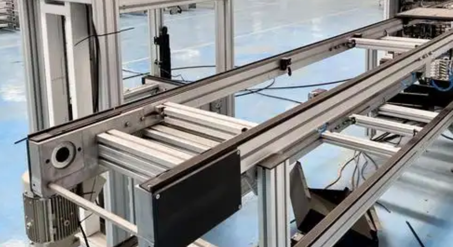 選擇電機(jī)驅(qū)動(dòng)柔性輸送線時(shí)，需考慮以下因素